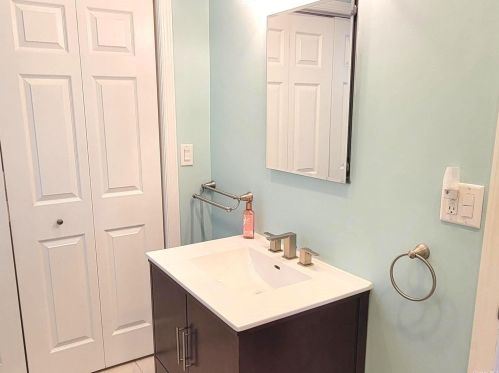 44 Tameling Ave, Babylon NY 11702-3607 exterior