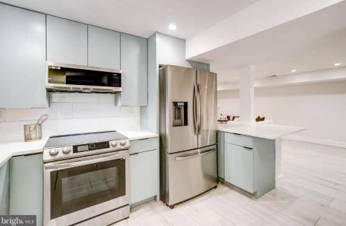 4624 Asbury Pl, Washington DC  20016-4325 exterior