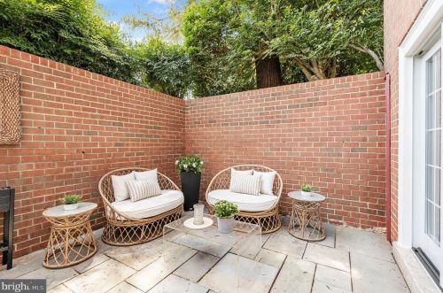 3261 Sutton Pl, Washington DC  20016-7535 exterior