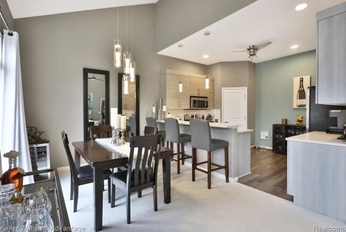 2298 Calibouge, Commerce Township MI 48393-2090 exterior