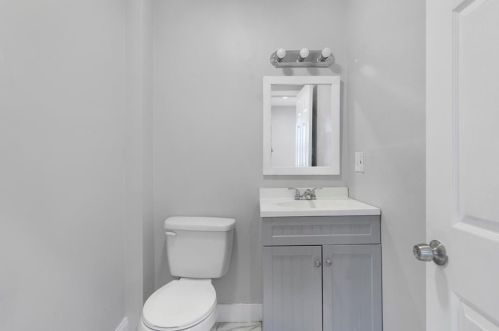 9 Beckside Rd, Providence RI 02911-1010 exterior