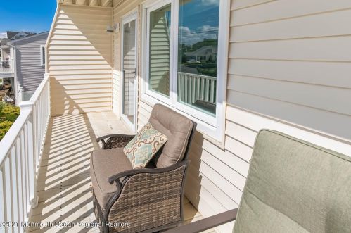 7 Gdn Way, Locust NJ 07760-2213 exterior