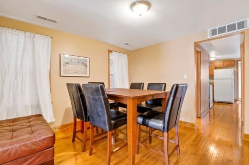 4214 Bernard St, Chicago IL 60618-1104 exterior