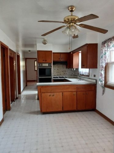 1632 44th St, Chicago, IL 60609-3120