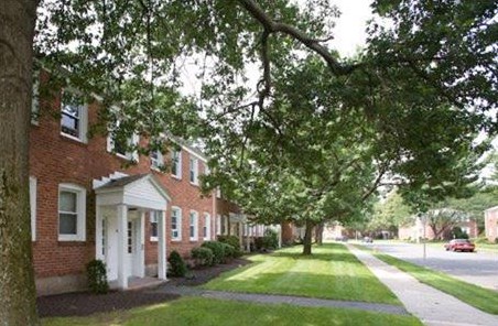 100 Bay Meadow Rd, Springfield MA  01109-2102 exterior