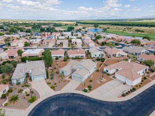 594 Mickelson Ln, Green Valley AZ 85614-5749 exterior