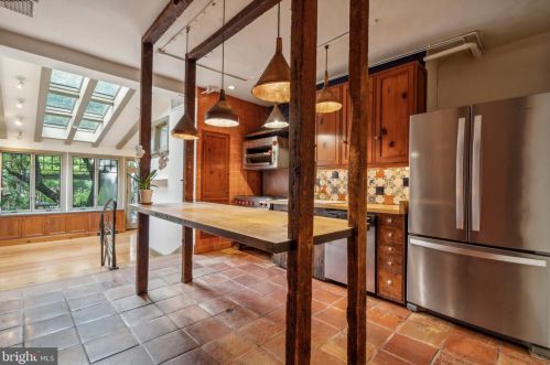 515 Delancey St, Philadelphia PA 19106-4105 exterior