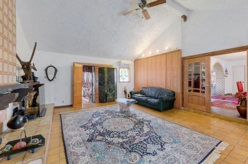 12422 Deer Trak, Austin TX 78727-5746 exterior