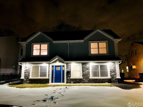 42 Park Ave, Iselin NJ 08830-2242 exterior