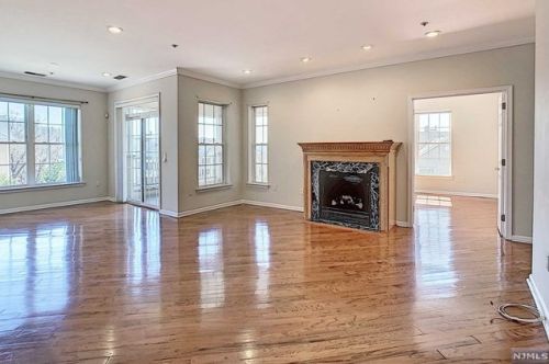 303 Cleveland Ln, Rockaway NJ 07866-5803 exterior