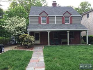 1325 Dickerson Rd, Teaneck, NJ 07666-2817