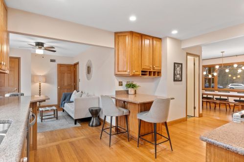 9360 Sleepy Hollow Ln, Milwaukee WI  53217-1242 exterior