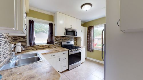 2246 15 Ave, Broadview IL 60155-4006 exterior