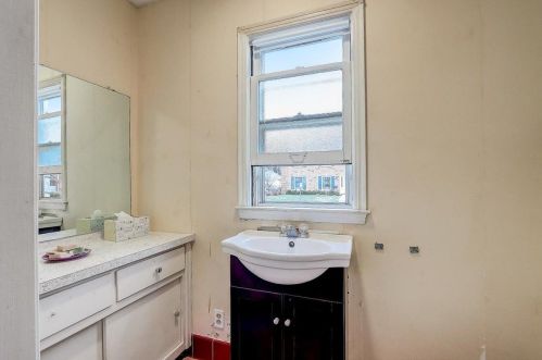 4543 Ardmore Ave, Milwaukee WI 53211-1402 exterior