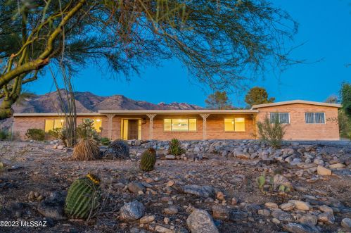 5862 Camino Arenosa, Tucson AZ  85718-4650 exterior