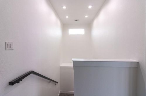 2210 Bonnie View Rd, Dallas TX 75216-7205 exterior