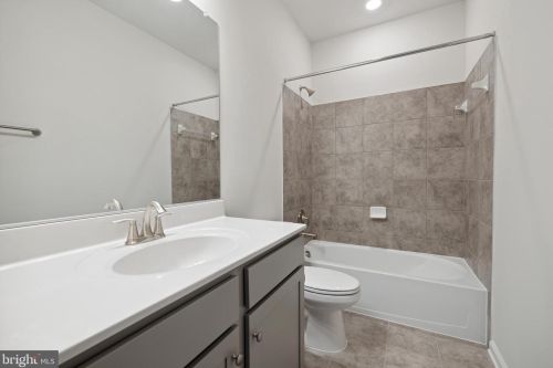 16666 Crabbs Branch Way, Rockville MD 20855-2201 exterior