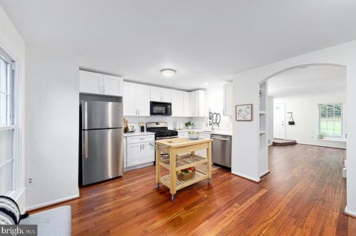 7451 Duddington Dr, Alexandria VA 22315-3849 exterior