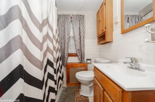 1816 Kellogg Ave, Waukegan IL 60087-4705 exterior