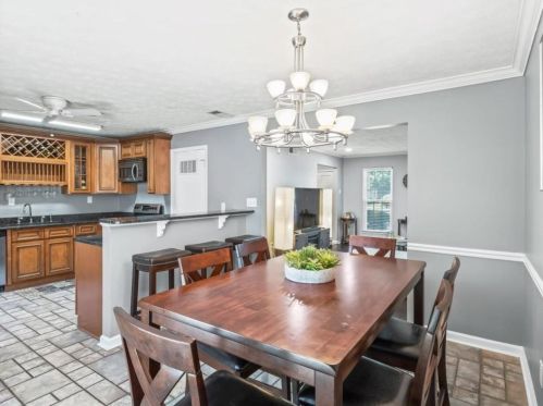 26 Independence Pl, Atlanta GA  30318-1505 exterior