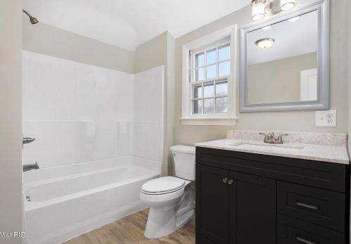 2113 Norman Ave, Meskegon MI  49441-3461 exterior