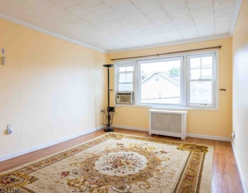 2071 Ostwood Ter, Maplewood NJ  07040-3329 exterior