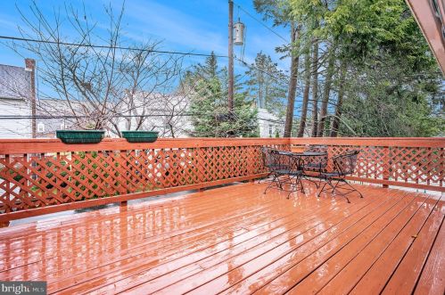 25 Myrtle Ave, Pittsburgh PA 19083-5706 exterior