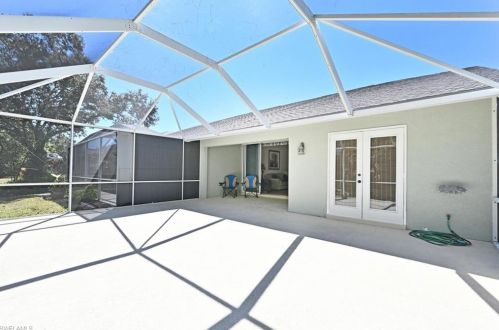 5348 Whitten Dr, Naples, FL 34104-5301