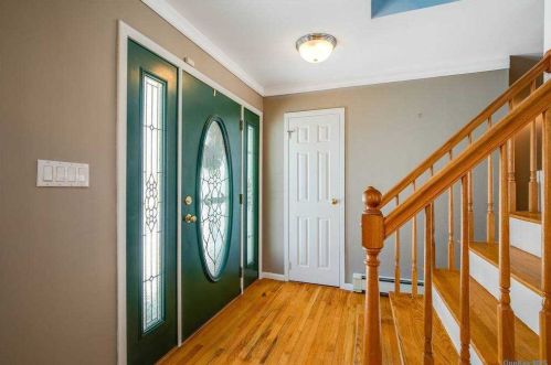 1 Millet St, Huntington Station NY 11746-8021 exterior