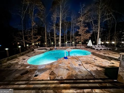 8069 Kenstone Ct, Atlanta GA 30350-4160 exterior