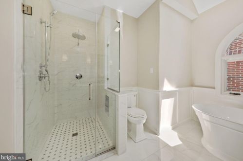 10028 Avenel Farm Dr, Rockville MD  20854-5412 exterior