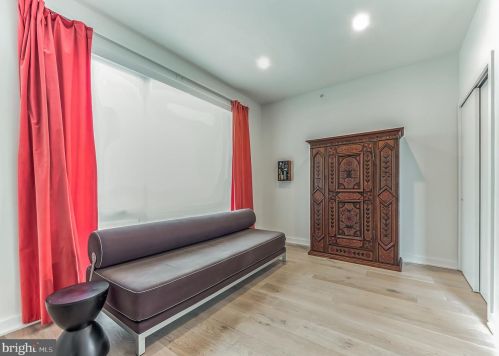 241 Krams Ave, Philadelphia PA  19128-4729 exterior