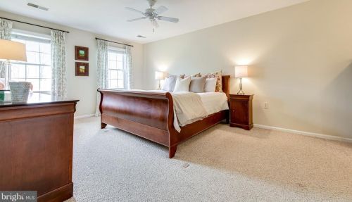 2122 Rampart Dr, Alexandria VA exterior