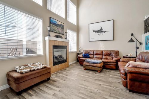 224 Marsalla Dr, Folsom CA 95630-7201 exterior