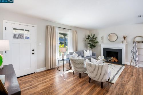 106 Doris Dr, Concord CA  94523-2915 exterior