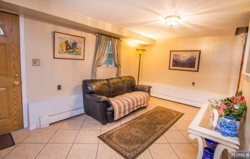 85 Hardenburgh Ave, Demarest, NJ 07627-2108