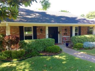 11045 Carissa Dr, Dallas TX  75218-1300 exterior