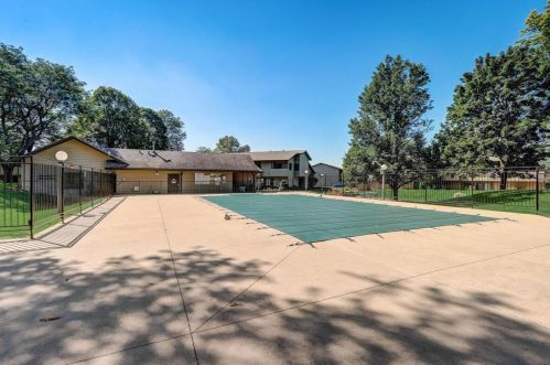 9039 70, Milwaukee WI 53218-2212 exterior