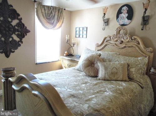 2449 Camac St, Philadelphia PA 19148-4311 exterior