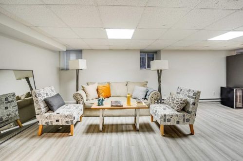 221 Jane St, Union City, NJ 07086-5719