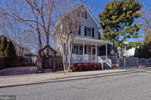 318 Chestnut St, Lewes, DE 19958-1302