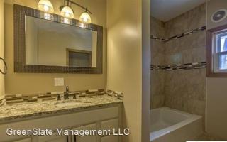 1121 30th Ave, Omaha NE  68105-2117 exterior