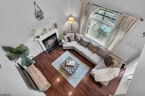 26 Francis Dr, Bridgewater NJ  08807-5714 exterior