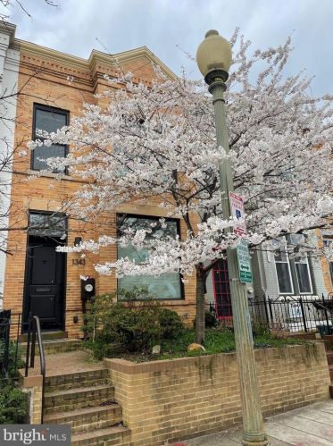 1343 Emerald St, Washington DC  20002-5431 exterior