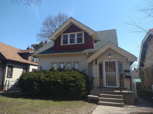 2906 46th St, Milwaukee, WI 53219-3426