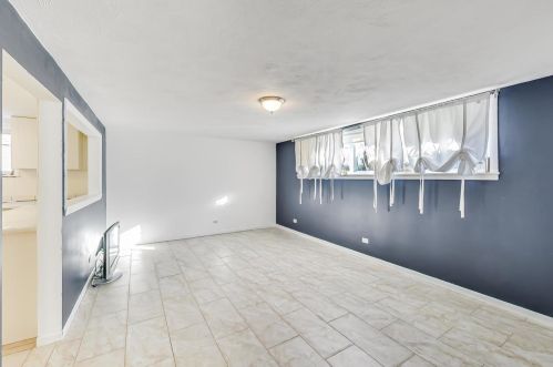 8336 Berwyn Ave, Chicago IL 60656-1430 exterior