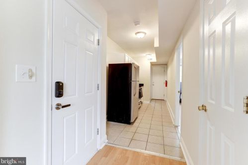 916 19 St, Washington DC 20002-4085 exterior