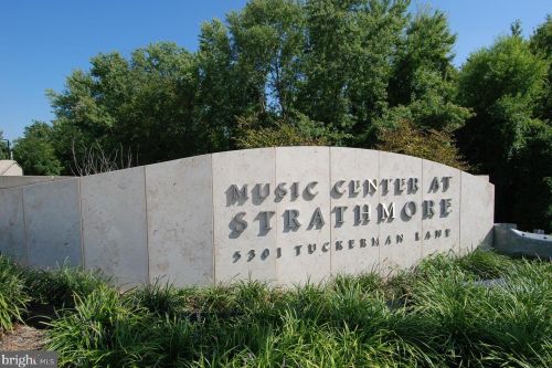 11601 Magruder Ln, Rockville MD 20852-4369 exterior