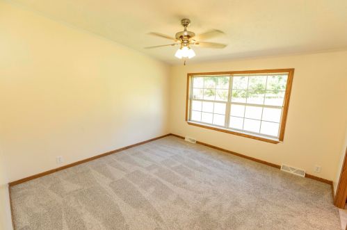 19780 Chain Lk St, Cassopolis MI 49031-9538 exterior