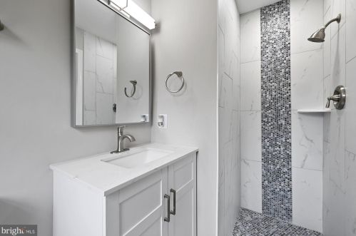 10700 Huntwood Dr, Silver Spring MD  20901-1524 exterior